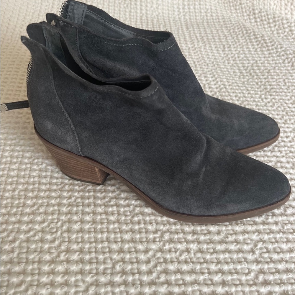 Dolce Vita Elisa booties size 8